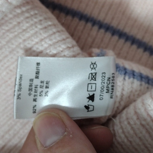 NWT Turtle Fur Womens Pink Striped Hat Made From Recycled Plastic Bottles - Picture 6 of 8